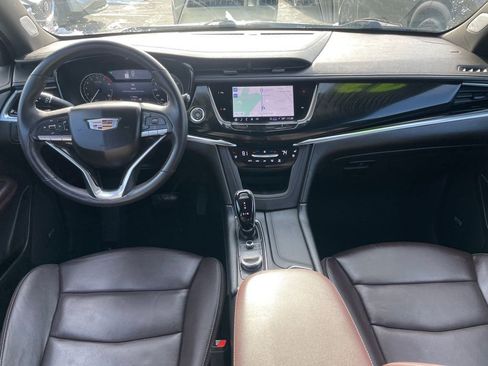 Used 2023 Cadillac XT6 Premium Luxury image 11