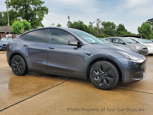 Used 2023 Tesla Model Y AWD image 6
