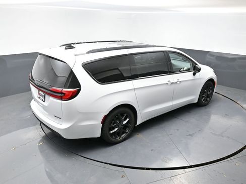 New 2026 Chrysler Pacifica Limited w/ S Appearance Package image 33