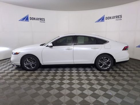 Used 2023 Honda Accord EX-L image 2