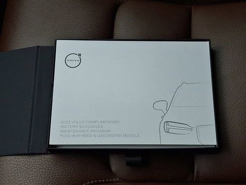 Used 2023 Volvo XC60 B5 Plus w/ Climate Package AWD/4WD image 26