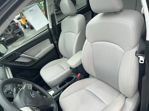 Used 2015 Subaru Forester 2.5i Premium AWD/4WD image 16