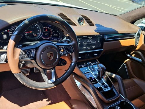 Used 2019 Porsche Cayenne Turbo AWD/4WD image 10