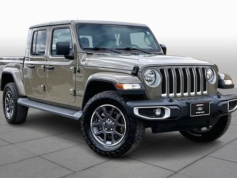 Used 2020 Jeep Gladiator Overland image 3