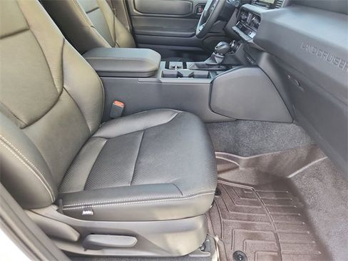 Used 2025 Toyota Land Cruiser image 26