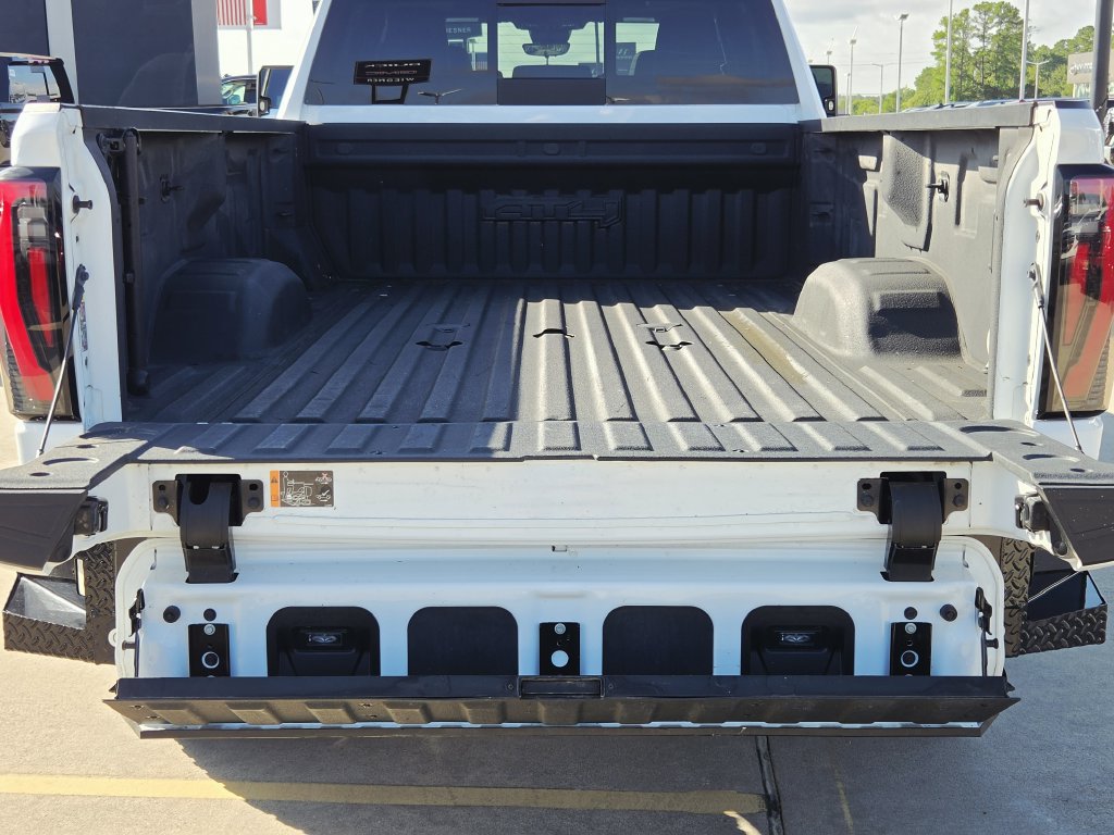Used 2024 GMC Sierra 2500 AT4 w/ AT4 Premium Plus Package AWD/4WD image 18