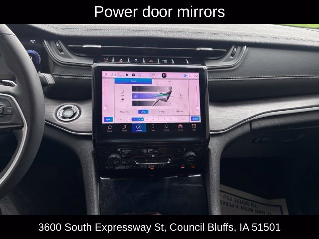 Used 2023 Jeep Grand Cherokee L Limited AWD/4WD image 24