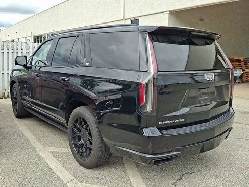 Used 2022 Cadillac Escalade Sport w/ Touring Package AWD/4WD image 4