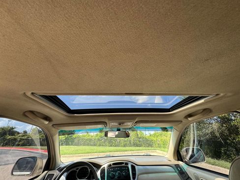 Used 2005 Toyota Highlander 4WD V6 w/ 3rd Row image 19