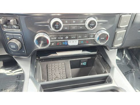Used 2024 Ford F350 Lariat AWD/4WD image 16