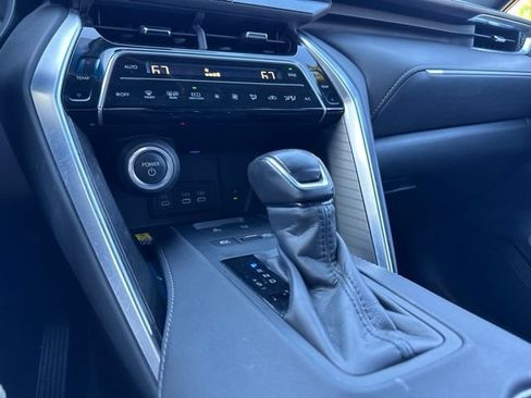 Used 2024 Toyota Venza Nightshade AWD/4WD image 15