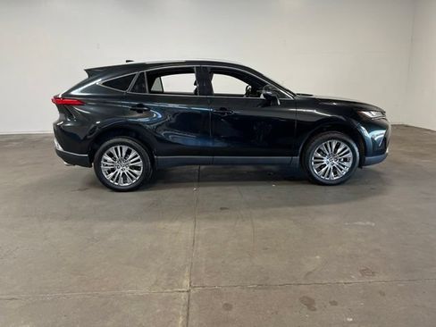 Used 2021 Toyota Venza XLE w/ Carpet Mat Package (TMS) AWD/4WD image 2