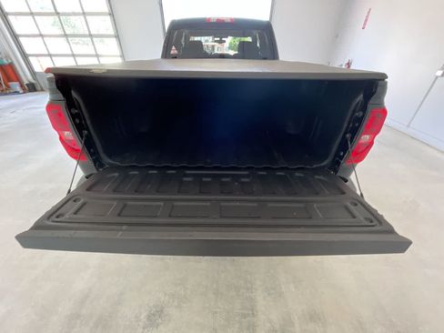 Used 2017 Chevrolet Silverado 1500 LT AWD/4WD image 23