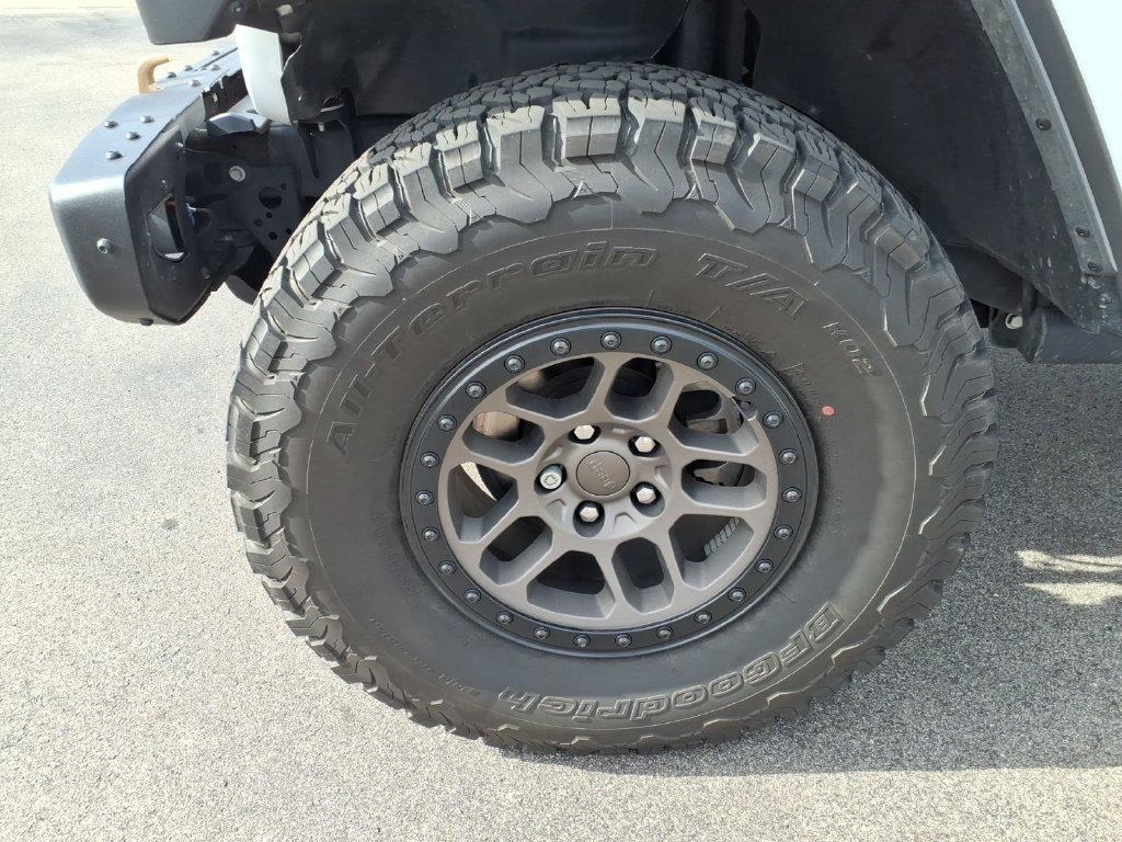 Used 2021 Jeep Wrangler Unlimited Rubicon w/ Xtreme Recon 35" Tire Package AWD/4WD image 12