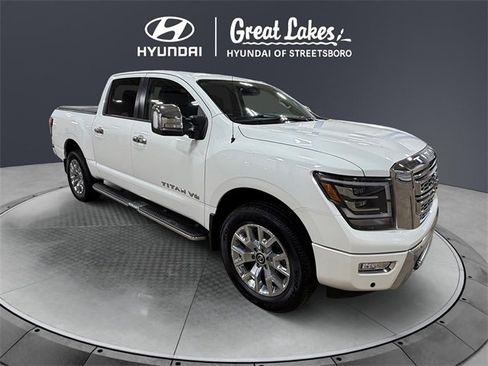 Used 2020 Nissan Titan SL w/ Moonroof Package image 7