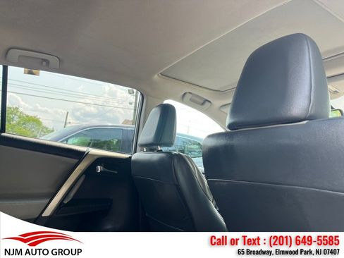 Used 2015 Toyota RAV4 Limited AWD/4WD image 37