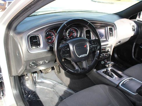 Used 2022 Dodge Charger SXT image 10