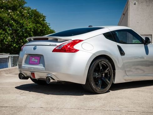 Used 2009 Nissan 370Z Touring w/ Sport Pkg image 42