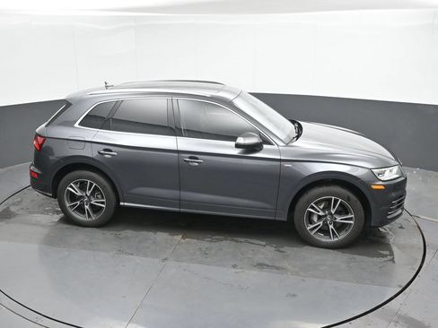 Used 2020 Audi Q5 e Premium Plus w/ Premium Plus Package AWD/4WD image 36