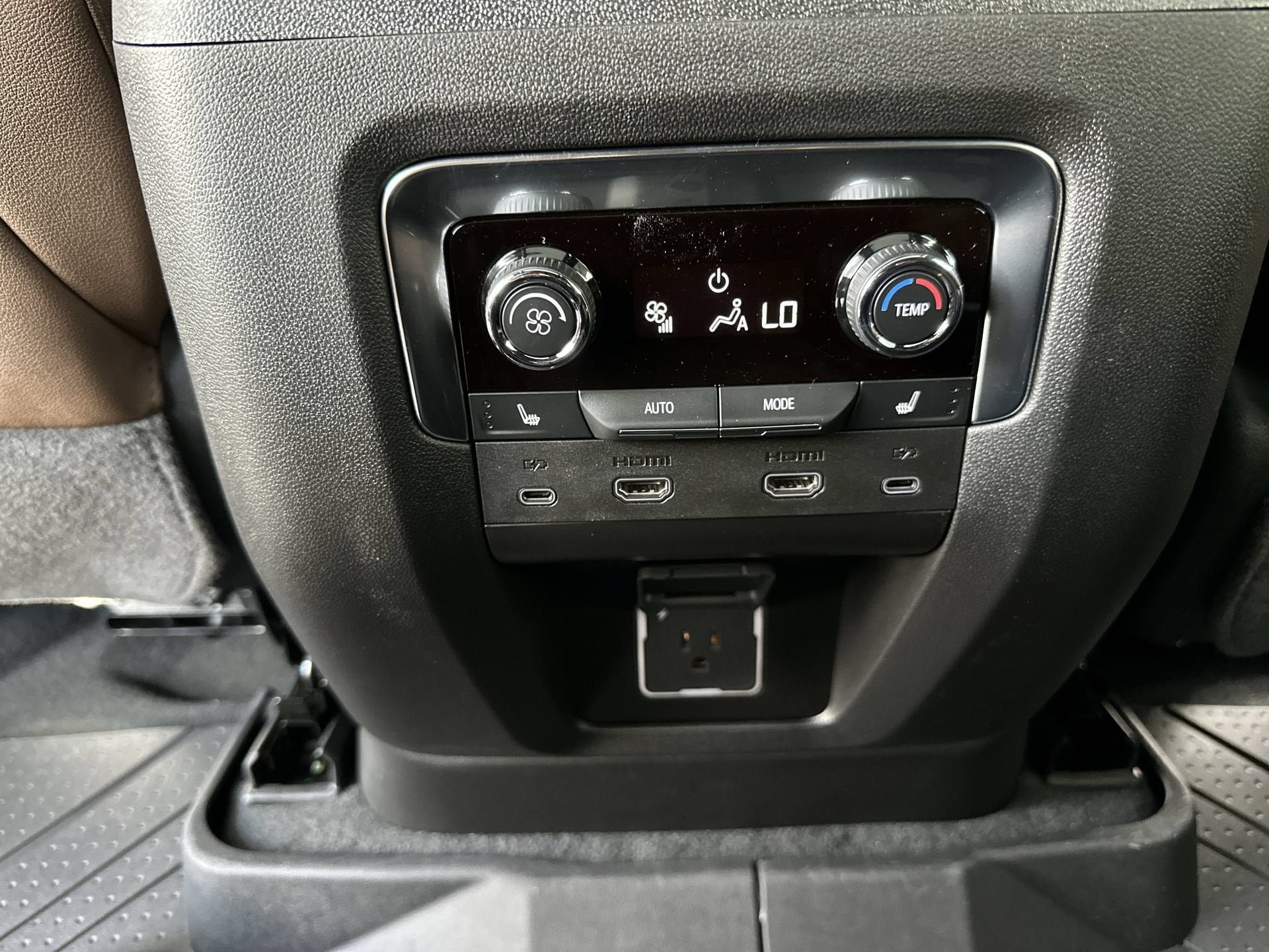 New 2027 Chevrolet Tahoe High Country AWD/4WD image 37