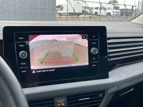 Used 2025 Volkswagen Jetta SE image 17