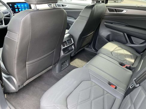 Used 2026 Volkswagen Atlas Cross Sport SE FWD image 11