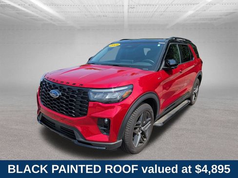 Used 2025 Ford Explorer ST-Line w/ Premium Package AWD/4WD image 2