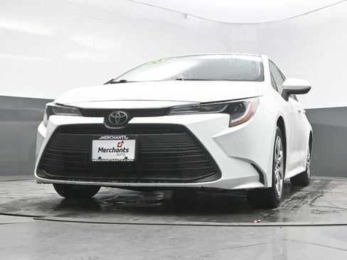Used 2023 Toyota Corolla LE w/ Carpet Mat Package (TMS) FWD image 35