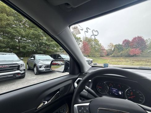 Certified 2023 GMC Acadia SLE w/ Driver Convenience Package image 14