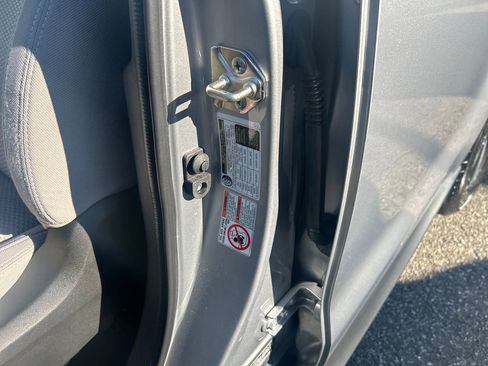 Used 2018 Subaru Forester 2.5i Premium w/ All-Weather Package image 23