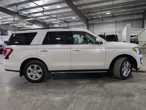 Used 2019 Ford Expedition XLT w/ Equipment Group 202A image 2