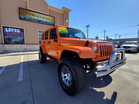 Used 2012 Jeep Wrangler Unlimited Sahara w/ Connectivity Group AWD/4WD image 2