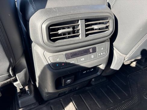 Used 2025 Honda Pilot Elite image 17