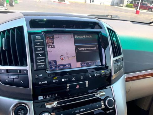 Used 2013 Toyota Land Cruiser AWD/4WD image 34