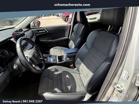Used 2024 Mitsubishi Outlander FWD image 10