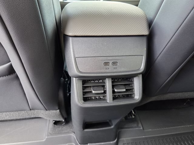 New 2027 Chevrolet Equinox LT w/ Convenience Package II FWD image 11