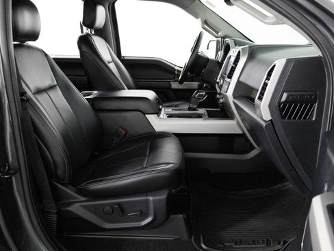 Used 2019 Ford F150 Lariat image 41