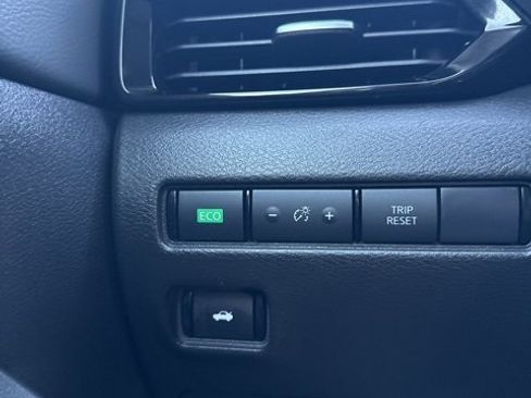 Used 2022 Nissan Sentra SV image 21