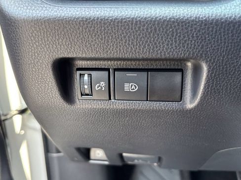 Used 2025 Toyota RAV4 LE AWD/4WD image 28