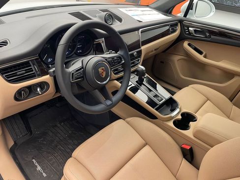 New 2026 Porsche Macan image 4