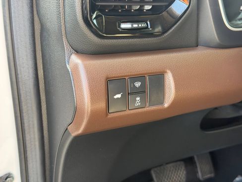Used 2025 Honda Pilot Elite image 17