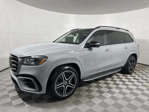New 2026 Mercedes-Benz GLS 450 4MATIC image 3