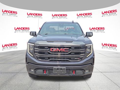 Used 2022 GMC Sierra 1500 AT4 w/ AT4 Premium Package AWD/4WD image 8