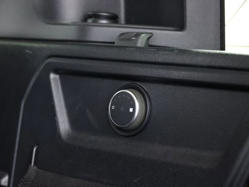 Used 2022 Land Rover Defender 110 SE image 56