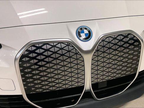 Certified 2025 BMW i4 eDrive40 image 30