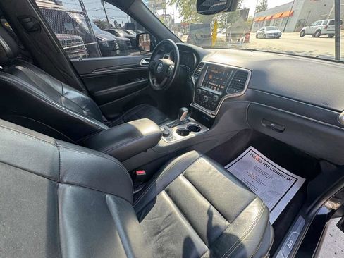 Used 2017 Jeep Grand Cherokee Limited image 26