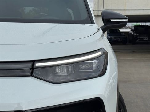 New 2026 Volkswagen Tiguan SE R-Line image 4