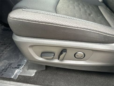 Used 2025 Nissan Pathfinder SV image 14