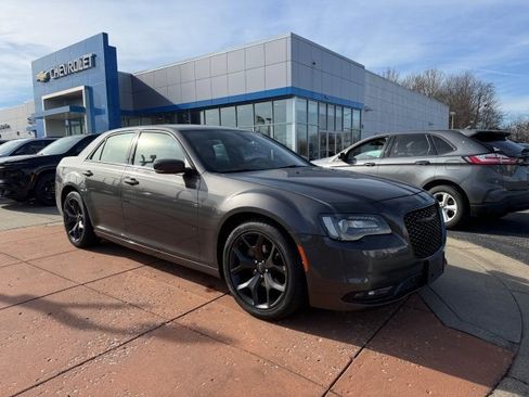 Used 2023 Chrysler 300 S image 1