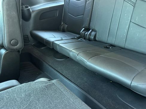 Used 2019 Cadillac Escalade ESV Platinum AWD/4WD image 19